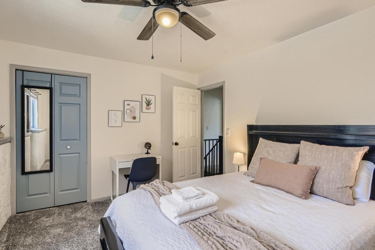 Rare Find Modern Townhome In The Heart Of Old Colorado City Colorado Springs Extérieur photo